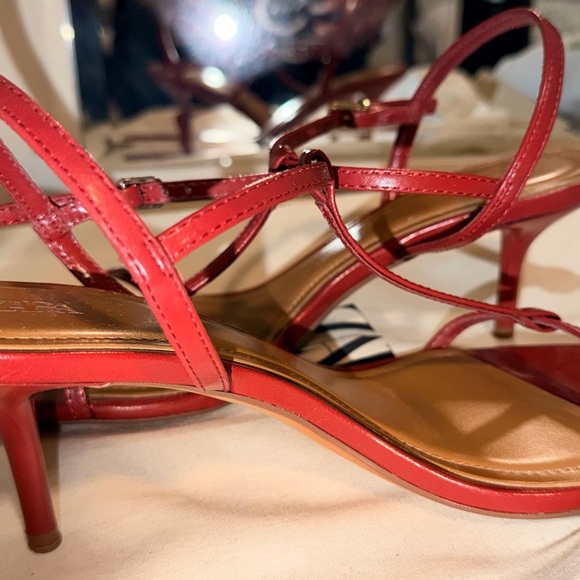 Zara Women's Elegant Red Sandals - Picture 2 of 2